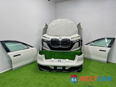 Piąte zdjęcie samochodu w środku: 2022 BMW M760 VIN:WBA51EH06RCL34806 - miniatura