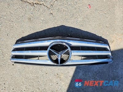 Zdjęcie 12 z 12 samochodu: 2013 MERCEDES-BENZ C 250 VIN:WDDGF4HB2DR257887 - miniatura