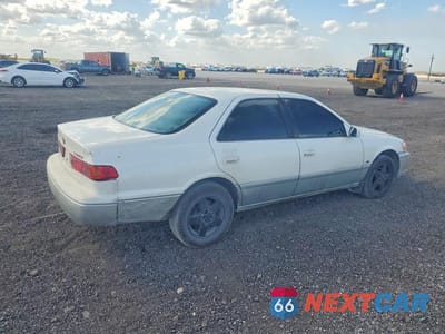 Trzecie zdjęcie samochodu z tyłu: 2001 TOYOTA CAMRY LE VIN:JT2BG22K010594520 - miniatura