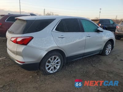 Trzecie zdjęcie samochodu z tyłu: 2021 CHEVROLET EQUINOX LT VIN:3GNAXUEV3MS101132 - miniatura