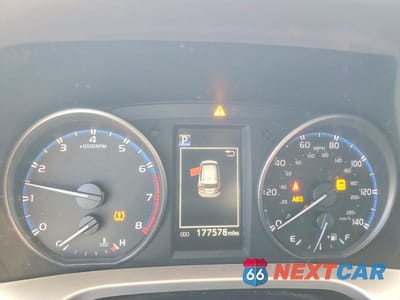 Zdjęcie 9 z 12 samochodu: 2018 TOYOTA RAV4 LE VIN:JTMZFREV3JJ212241 - miniatura