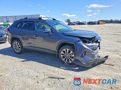 Czwarte zdjęcie samochodu z boku: 2024 TOYOTA RAV4 XLE PREMIUM VIN:2T3C1RFV6RC290059 - miniatura