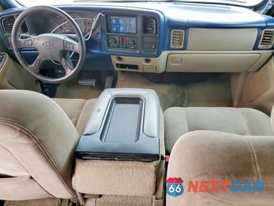 Zdjęcie 8 z 13 samochodu: 2004 CHEVROLET SUBURBAN C1500 VIN:3GNEC16Z04G237797 - miniatura