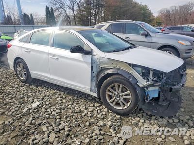 Czwarte zdjęcie samochodu z boku: 2015 HYUNDAI SONATA SE VIN:5NPE24AF2FH215711 - miniatura