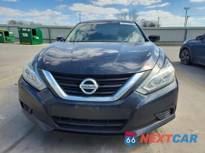 Piąte zdjęcie samochodu w środku: 2017 NISSAN ALTIMA 2.5 S VIN:1N4AL3APXHC288344 - miniatura