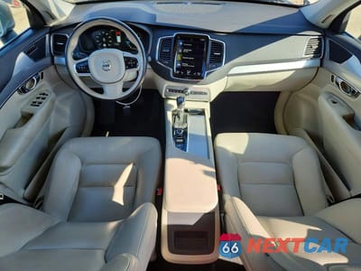 Zdjęcie 8 z 12 samochodu: 2016 VOLVO XC90 T5 VIN:YV4102XK4G1058959 - miniatura