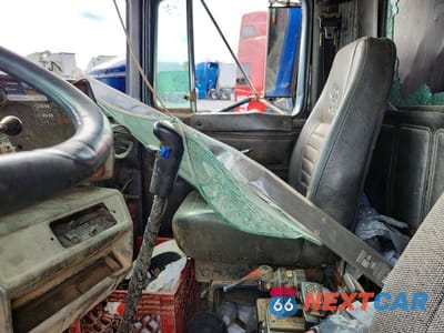 Zdjęcie 6 z 10 samochodu: 1998 MACK RD DUMP TRUCK VIN:1M2P267C4WM036153 - miniatura