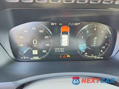 Zdjęcie 9 z 12 samochodu: 2016 VOLVO XC90 T5 VIN:YV4102XK4G1058959 - miniatura