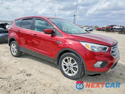 Czwarte zdjęcie samochodu z boku: 2017 FORD ESCAPE SE VIN:1FMCU9G96HUC76175 - miniatura