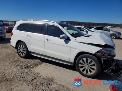 Czwarte zdjęcie samochodu z boku: 2017 MERCEDES-BENZ GLS 450 4MATIC VIN:4JGDF6EE3HA741638 - miniatura