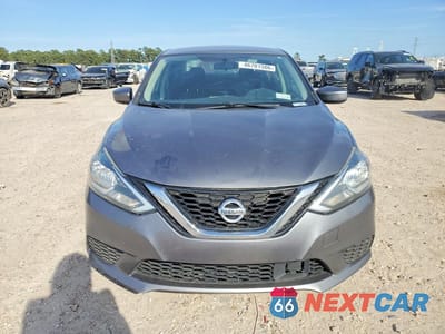 Piąte zdjęcie samochodu w środku: 2018 NISSAN SENTRA S VIN:3N1AB7AP5JY220439 - miniatura