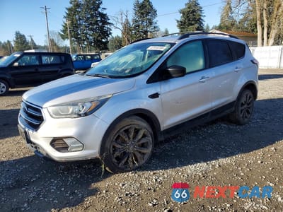 2017 FORD ESCAPE SE 1FMCU9G98HUB43658 - główne zdjęcie licytacji z USA - miniatura