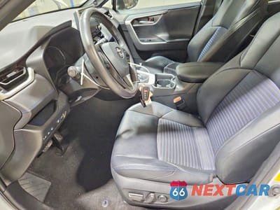 Zdjęcie 7 z 12 samochodu: 2021 TOYOTA RAV4 HYBRID XSE VIN:2T3E6RFV9MW009017 - miniatura