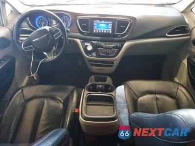 Zdjęcie 8 z 12 samochodu: 2018 CHRYSLER PACIFICA TOURING L VIN:2C4RC1BG4JR110829 - miniatura