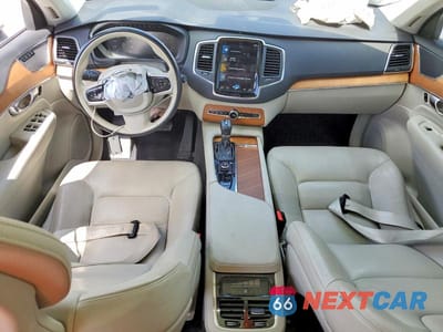 Zdjęcie 8 z 12 samochodu: 2022 VOLVO XC90 T6 MOMENTUM VIN:YV4A221K8N1817919 - miniatura