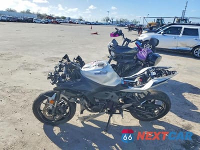 Trzecie zdjęcie samochodu z tyłu: 2025 KAWASAKI ZX400 S VIN:ML5ZXCS11SDA41966 - miniatura