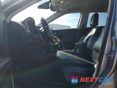 Zdjęcie 7 z 12 samochodu: 2019 JEEP COMPASS LIMITED VIN:3C4NJCCB1KT819462 - miniatura