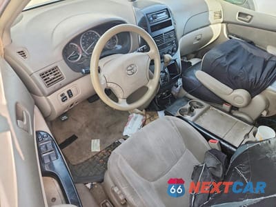 Zdjęcie 8 z 13 samochodu: 2004 TOYOTA SIENNA LE 7 PASSENGER VIN:5TDZA23CX4S069173 - miniatura