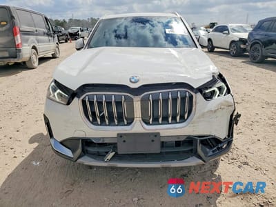 Piąte zdjęcie samochodu w środku: 2025 BMW X1 XDRIVE28I VIN:WBX73EF02S5343413 - miniatura