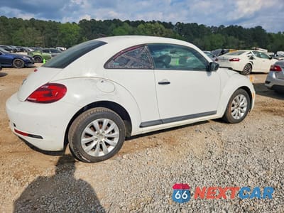 Trzecie zdjęcie samochodu z tyłu: 2017 VOLKSWAGEN BEETLE 1.8T VIN:3VWF17ATXHM625973 - miniatura