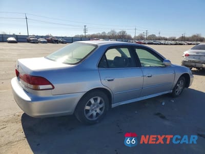 Trzecie zdjęcie samochodu z tyłu: 2001 HONDA ACCORD VIN:JHMCG56691C024295 - miniatura