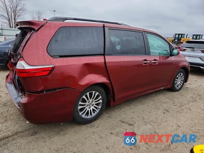 Trzecie zdjęcie samochodu z tyłu: 2018 TOYOTA SIENNA XLE PREMIUM 8-PASSENGER VIN:5TDYZ3DC2JS941043 - miniatura