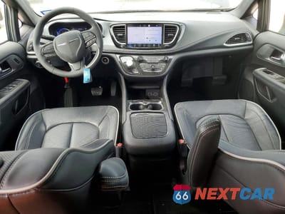Zdjęcie 8 z 13 samochodu: 2025 CHRYSLER PACIFICA LIMITED VIN:2C4RC1GG0SR608262 - miniatura