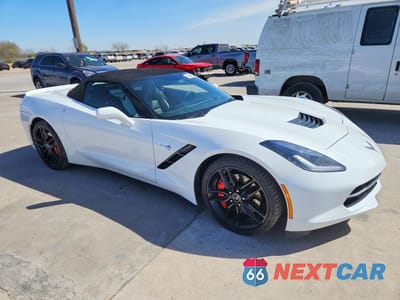 Czwarte zdjęcie samochodu z boku: 2014 CHEVROLET CORVETTE STINGRAY Z51 3LT VIN:1G1YM3D70E5109545 - miniatura