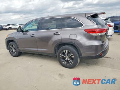 Drugie zdjęcie samochodu z przodu: 2019 TOYOTA HIGHLANDER LE VIN:5TDZZRFH2KS298517 - miniatura