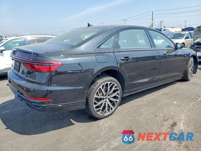 Trzecie zdjęcie samochodu z tyłu: 2021 AUDI A8 L VIN:WAU8DAF84MN018453 - miniatura