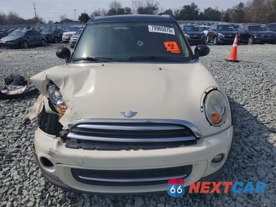 Piąte zdjęcie samochodu w środku: 2011 MINI COOPER CLUBMAN VIN:WMWZF3C52BT188825 - miniatura