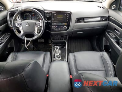 Zdjęcie 8 z 13 samochodu: 2018 MITSUBISHI OUTLANDER SE VIN:JA4J24A55JZ057379 - miniatura