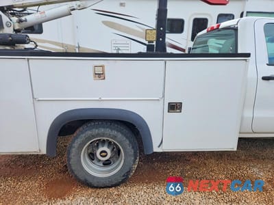 Zdjęcie 11 z 12 samochodu: 2017 CHEVROLET SILVERADO UTILITY / SERVICE TRUCK VIN:1GB3KYCG5HZ311515 - miniatura