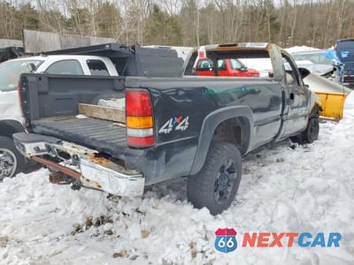 Trzecie zdjęcie samochodu z tyłu: 2005 GMC SIERRA K2500 HEAVY DUTY VIN:1GTHK24U45E137538 - miniatura