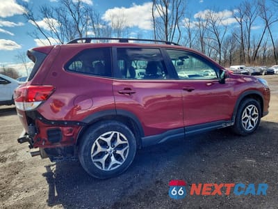 Trzecie zdjęcie samochodu z tyłu: 2022 SUBARU FORESTER PREMIUM VIN:JF2SKAEC5NH502962 - miniatura