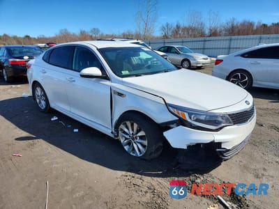 Czwarte zdjęcie samochodu z boku: 2018 KIA OPTIMA LX VIN:5XXGT4L38JG265719 - miniatura
