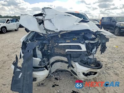 Piąte zdjęcie samochodu w środku: 2022 RAM 1500 LARAMIE VIN:1C6SRFJT3NN229395 - miniatura