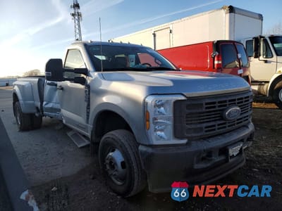 Czwarte zdjęcie samochodu z boku: 2024 FORD F350 SUPER DUTY VIN:1FT8W3DT5REE84738 - miniatura