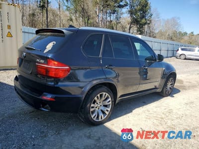 Trzecie zdjęcie samochodu z tyłu: 2012 BMW X5 XDRIVE50I VIN:5UXZV8C53CL424062 - miniatura