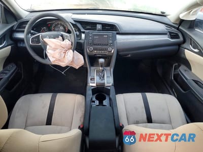 Zdjęcie 8 z 11 samochodu: 2018 HONDA CIVIC LX VIN:2HGFC2F51JH601660 - miniatura