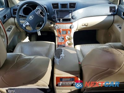 Zdjęcie 8 z 12 samochodu: 2013 TOYOTA HIGHLANDER LIMITED VIN:5TDDK3EHXDS218770 - miniatura