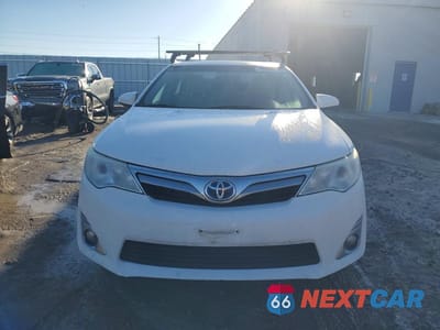 Piąte zdjęcie samochodu w środku: 2014 TOYOTA CAMRY HYBRID VIN:4T1BD1FK7EU101737 - miniatura