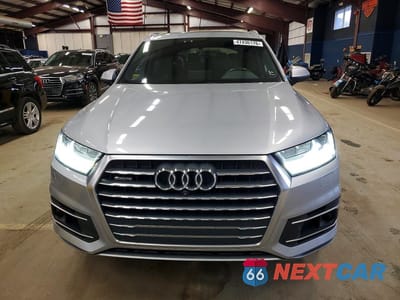 Piąte zdjęcie samochodu w środku: 2018 AUDI Q7 PREMIUM PLUS VIN:WA1LHAF79JD024799 - miniatura