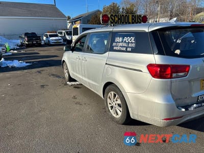 Trzecie zdjęcie samochodu z tyłu: 2017 KIA SEDONA L VIN:KNDMA5C14H6259678 - miniatura
