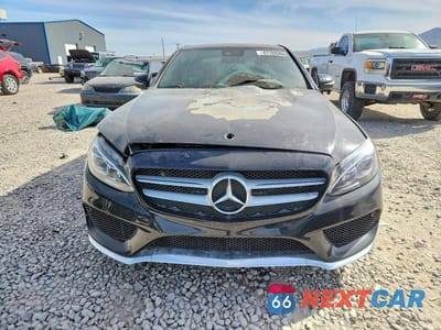 Piąte zdjęcie samochodu w środku: 2015 MERCEDES-BENZ C 400 4MATIC VIN:55SWF6GB3FU039533 - miniatura