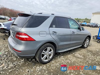 Czwarte zdjęcie samochodu z boku: 2015 MERCEDES-BENZ ML 250 BLUETEC VIN:4JGDA0EBXFA519323 - miniatura