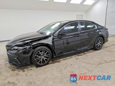 2021 TOYOTA CAMRY SE 4T1G11AK6MU553618 - główne zdjęcie licytacji z USA - miniatura