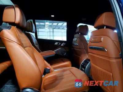 Zdjęcie 11 z 13 samochodu: 2025 BMW X7 M60I VIN:5UX33EM09S9Y51416 - miniatura