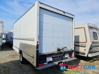 Drugie zdjęcie samochodu z przodu: 2020 GMC SAVANA BOX TRUCK VIN:7GZ37TCG3LN003648 - miniatura