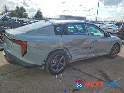 Trzecie zdjęcie samochodu z tyłu: 2025 KIA K4 LXS VIN:3KPFT4DEXSE236566 - miniatura